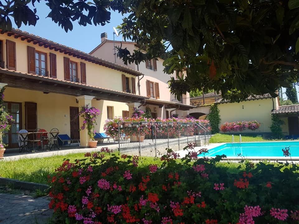 Residence Il Vigneto Лари Экстерьер фото