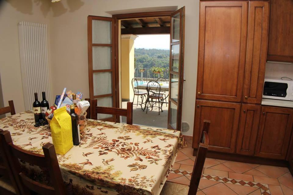Residence Il Vigneto Лари Экстерьер фото