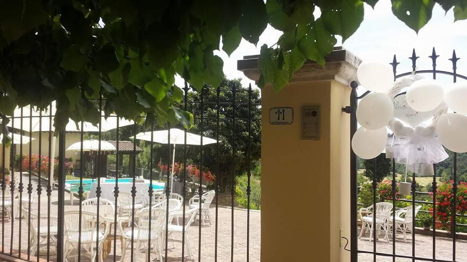 Residence Il Vigneto Лари Экстерьер фото