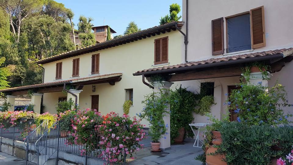 Residence Il Vigneto Лари Экстерьер фото