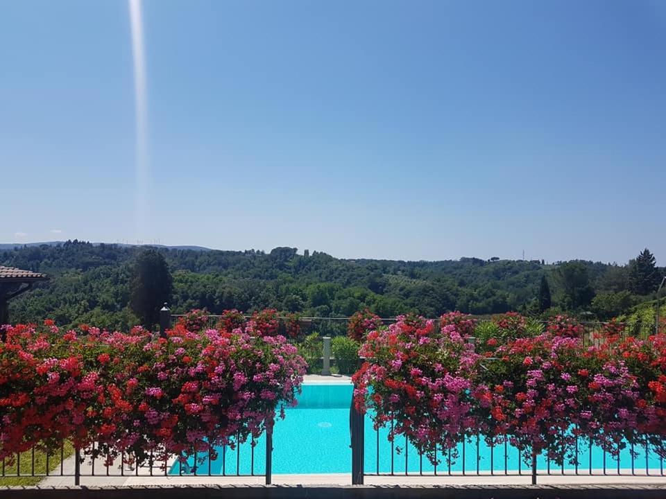 Residence Il Vigneto Лари Экстерьер фото